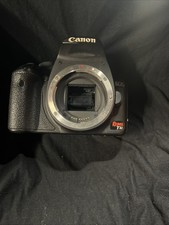 Canon EOS Rebel T1i Digital SLR 15.1 MP Autofocus Built-in Flash 3 in Screen USB