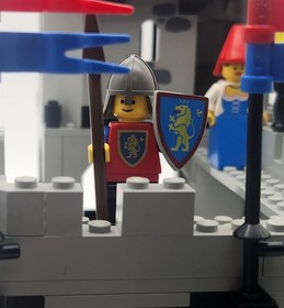 Vintage 1990 LEGO King's Mountain Fortress Set 6081- Complete with 8 minifigs