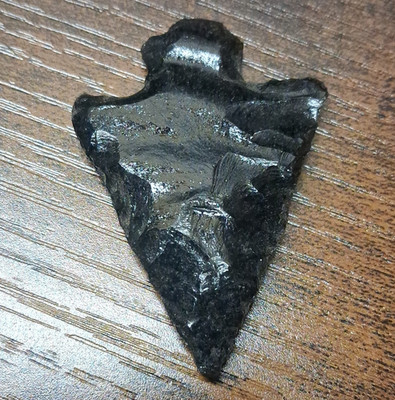 Flint Knapped Black Stone Arrowhead / Spear Point Chipped Stone Piece