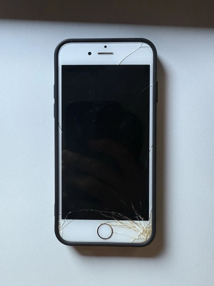 Apple iPhone 6 - 16GB - Oro (Sbloccato) - Immagine 3 di 3