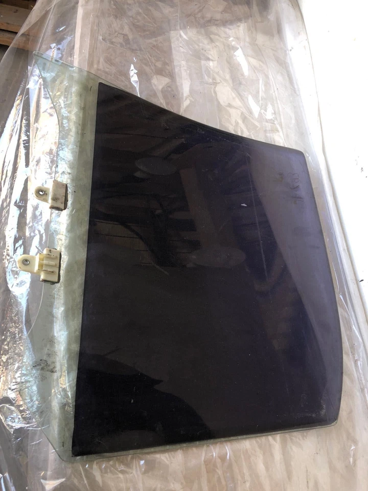 Nissan Altima GLE 1999 puerta trasera ventana de vidrio tienda lado derecho del pasajero Foto 3 de 4