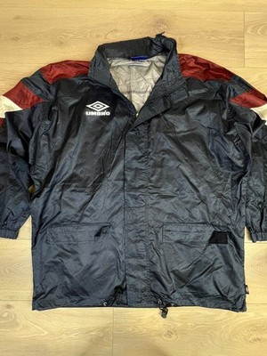 Authentic vintage Umbro windbreaker jacket in a classic 90s/Y2K sportswear style