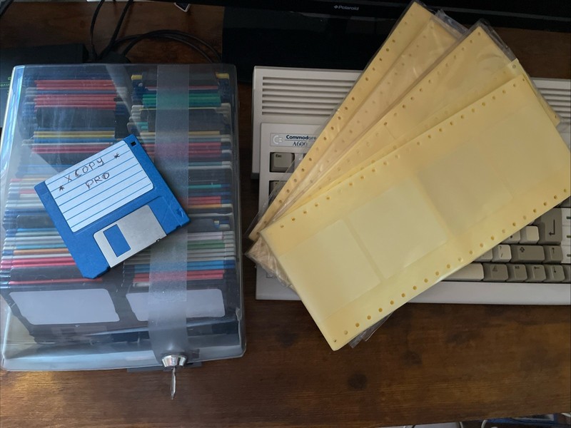 Amiga 500 600 1200 300 Blank Disks 350 Labels Full Set With Lock Box And Key