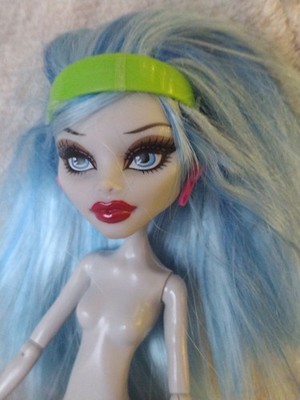 Ghoulia Yelps Monster High G1 Mattel 2008 With Pink Earrings And Headband EUC