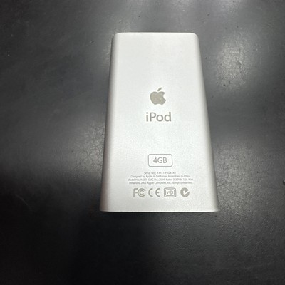 Apple iPod Mini 2nd Generation 4GB Silver A1051 Digital Music