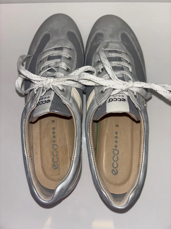 Zapatos de golf Ecco para mujer talla 8/38 zapatillas acolchadas de cuero plateado Foto 4 de 4