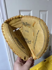 RAWLINGS RCM33 LiTe Toe The Gold Glove Co. Catchers Mitt RH Throw Barely Used