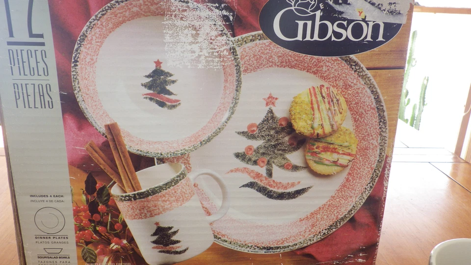 Juego de vajilla Christmas Star de Gibson nuevo en caja servicio 4 12 piezas Foto 4 de 4