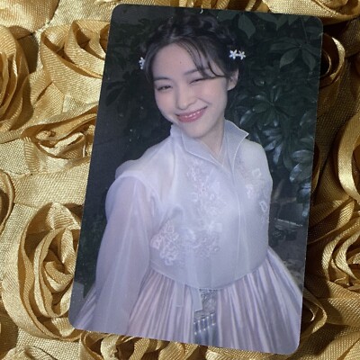 Ryujin ITZY Purple Graffiti Edition Celeb K-pop Girl Photo Card Traditional