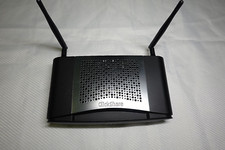 Barco ClickShare CSE-200 Wireless Presentation System - Very clean