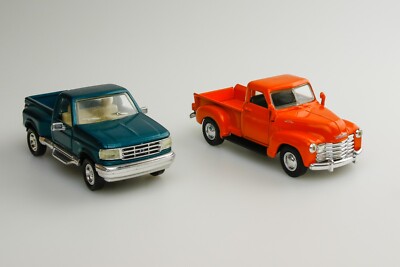 Road Champs - 2x Pick-Up Trucks - Ford and Chevy - 1 : 43 - Excellent condition