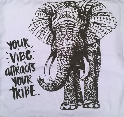 Kissenbezug Baumwolle Elefant Jumbo helllila ''Your Vibe Attracts Your Tribe''