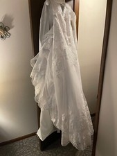 David  s Bridal Wedding Dress Size 20W White With Train Plus Sized Woman  s Vail