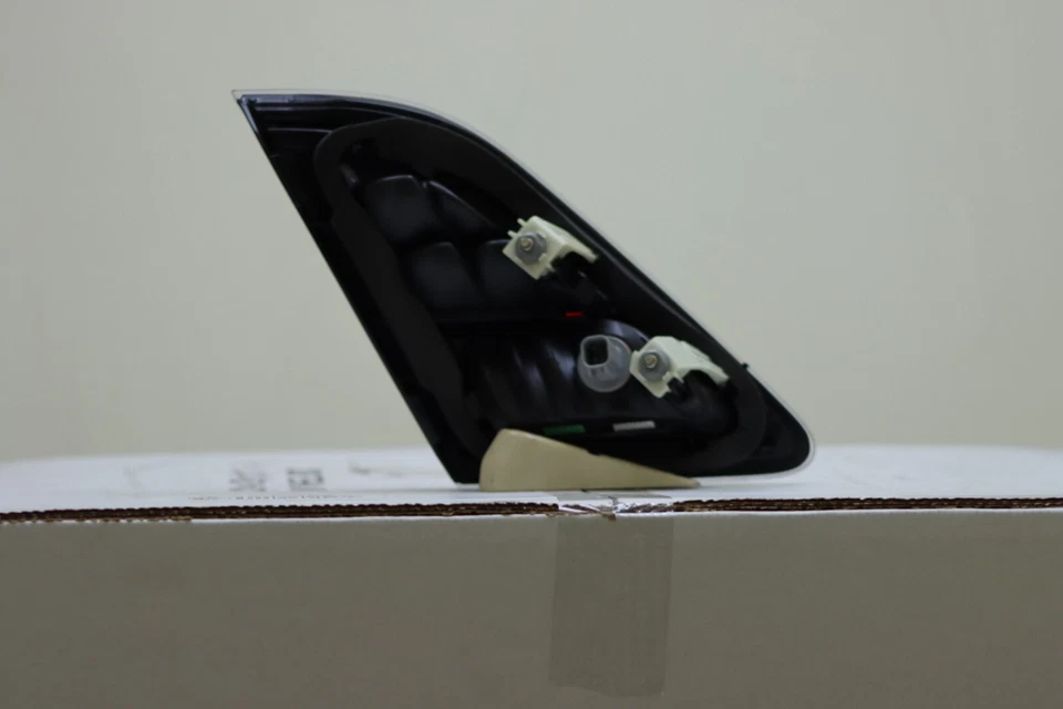 Lanterna traseira interna 2009 2013 Mazda 6 passageiro direito fabricante de equipamento original GS3L-513G0D - Imagem 4 de 4