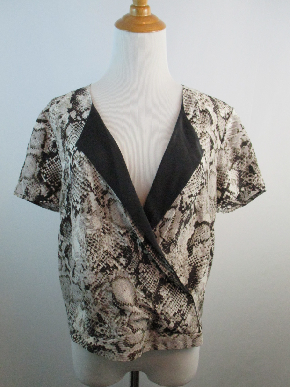 BCBGMAXAZRIA 100% Silk Multi-Color Python Print F… - image 3