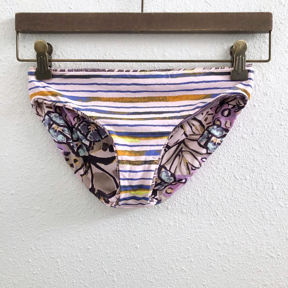 MAAJI Classic Reversible Bikini Bottom No Size Tag Check Measurements - Image 4 of 4