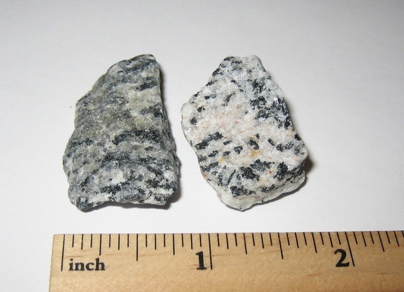 2 SMALL NATURAL ROUGH BLACK TOURMALINE AZEZTULITE CRYSTAL STONE MINERALS 19grams
