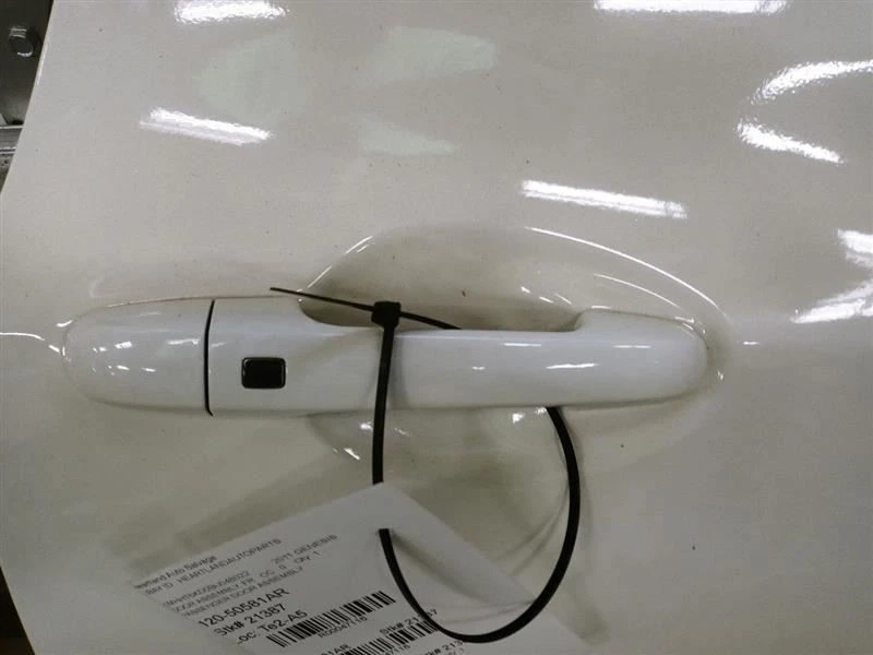 2009-2012 HYUNDAI GENESIS COUPE PASSENGER RIGHT FRONT DOOR WHITE OEM USED - Image 4 of 4