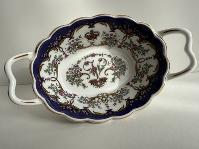Royal Collection Queen Victoria Basket Fine Bone China Dish Made in England