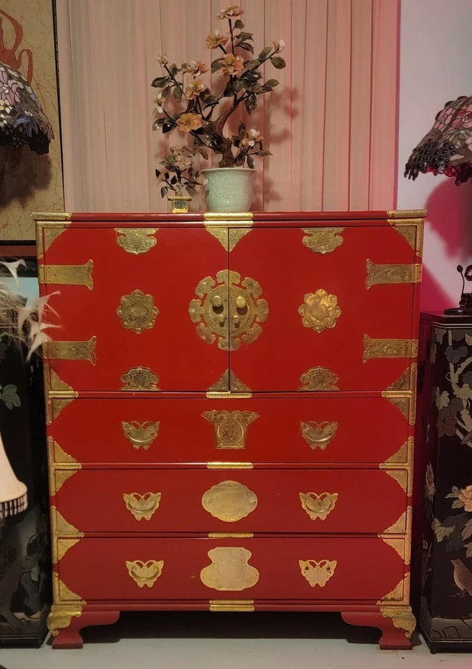 1950s Chinese Wedding Cabinet, Red Lacquer With Gold Plating/hinges - Image 3 of 4