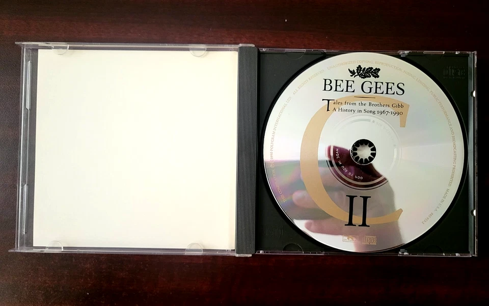 Bee Gees - Tales From The Brothers Gibb - Chapters II & IV of 4 Like New CDs Foto 3 de 4