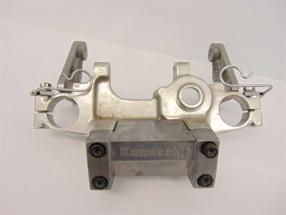 85 Kawasaki VN 700 Vulcan  Upper Triple Tree Clamp - Image 2 of 4