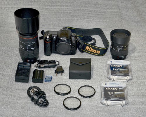 Nikon D50 Camera Bundle – 2 Great Sigma Lenses ONLY 2,654 Shutter Activations!! - Picture 1 of 10