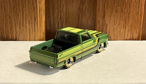 2022 Hot Wheels (‘83 Chevy Silverado) Custom Chase Style Real Riders..Wheel Swap - Picture 10 of 13