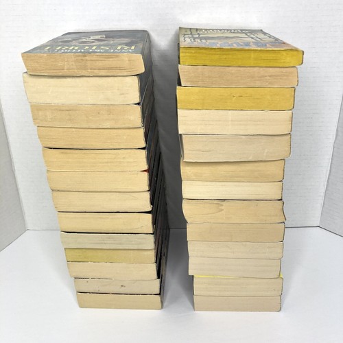 ANNE MCCAFFREY LOT (26) Petaybee/Pegasus/Planet Pirates/Crystal Singer + More! - Picture 10 of 12