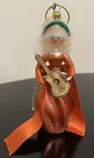 DE CARLINI PINK FASHION LADY PLAYING GUITAR ORNAMENT 6.5”