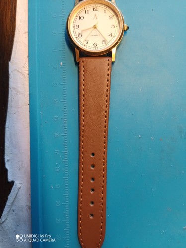 Vintage AVON Quartz Easy Reader Japan Movement Watch - Picture 8 of 14
