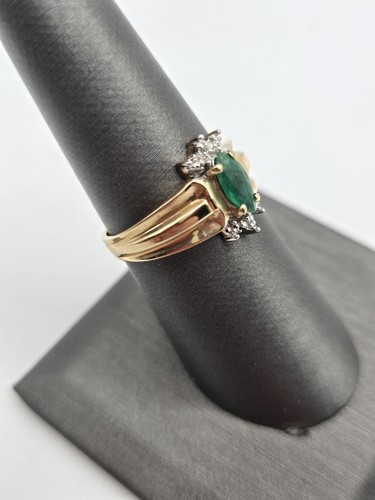 10k Emerald Ring Size 7 - Picture 3 of 7