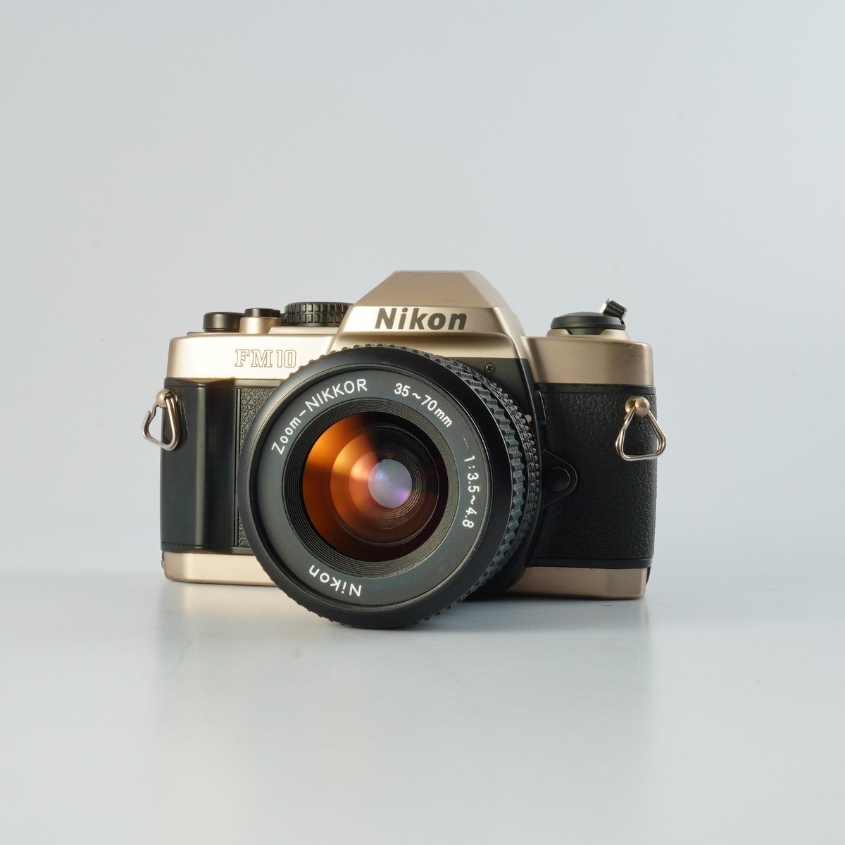 VERY GOOD Nikon FM10 + Ai-S ZOOM Nikkor 35-70mm F/3.5-4.8 MF Film