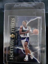Upper Deck 2000-01 Lightning Strikes Ray Allen #LS3 Milwaukee Bucks Insert
