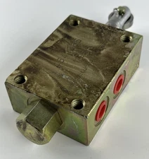 JLG 4641265 3 Way Cam Operated P.A. Valve OEM Open Box thumbnail 6
