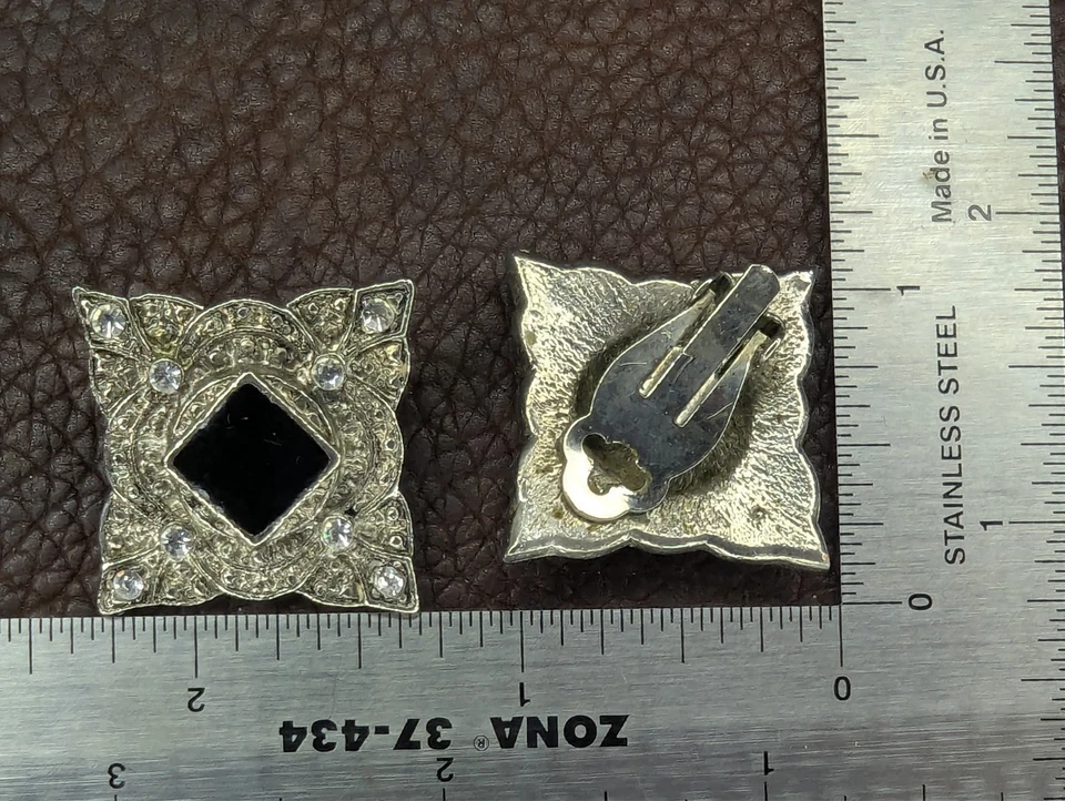 Pendientes vintage de esmalte negro con pedrería transparente estilo Art Deco tono plata Foto 3 de 3