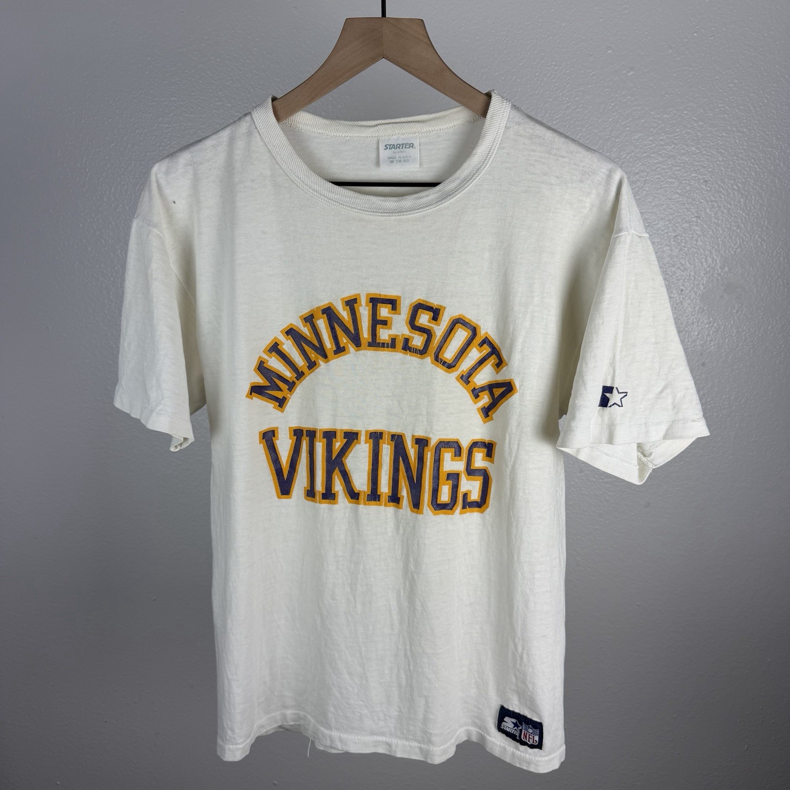 Vintage 80’s Starter Minnesota Vikings T Shirt Single Stitch Made in USA Medium