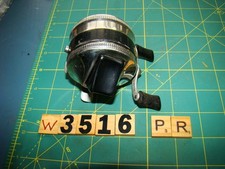 W3516 PR OLDER ZEBCO 33 SPINNER METAL FOOT ONE LARGE RIVET FISHING REEL USA MADE