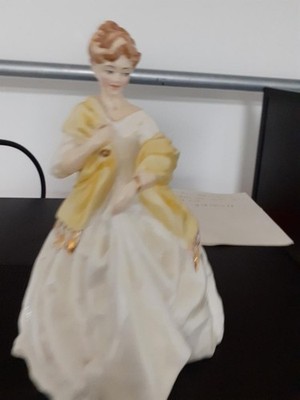 Royal Worcester Figur First Dance gelb Stola guter Zustand F C Doughty