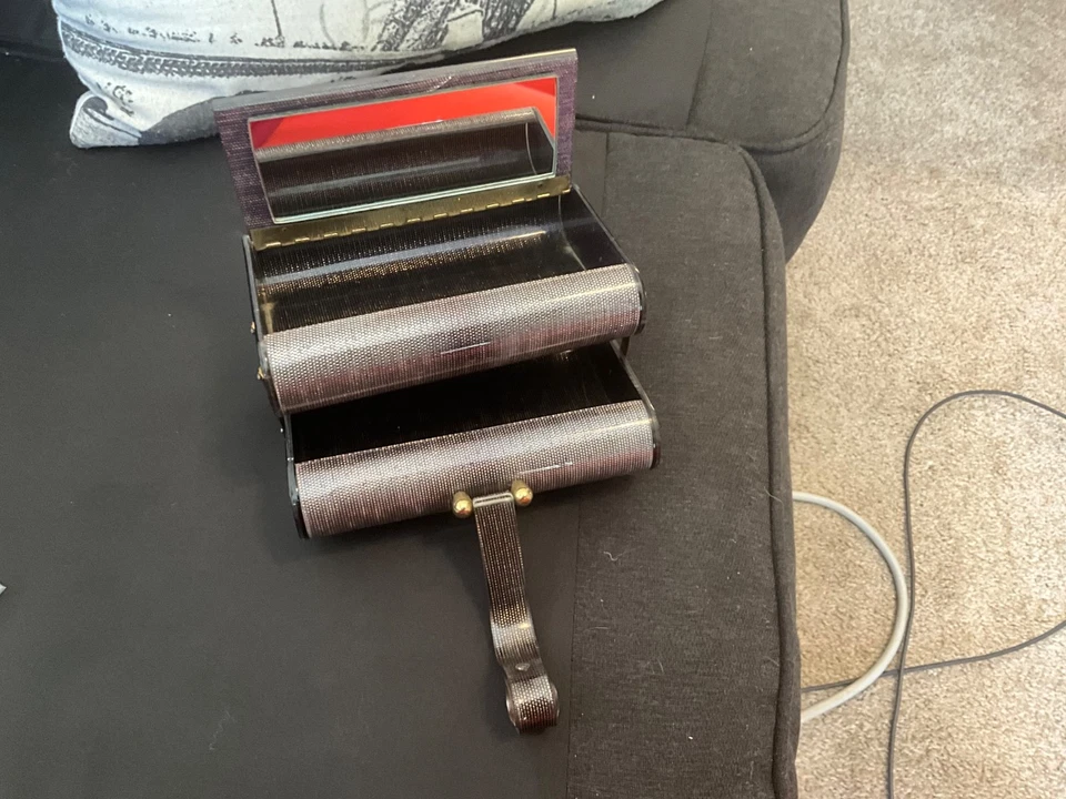 复古 Willardy MCM 两层 Lucite 盒袋 带两个隔层和镜子 — 第 4/4 张图片