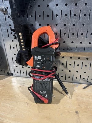 Klein Tools CL800 AC/DC True RMS Auto-Ranging Digital Clamp Meter