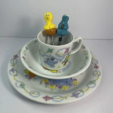 VTG Sesame Street Flying A Kite Newcor Japan Child’s 5-Piece Dish Set