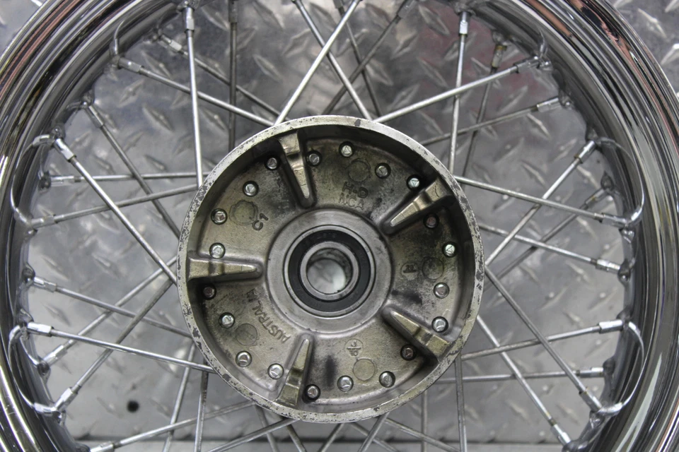 Harley-Davidson Road King Classic 2011 rueda trasera FLHRC 41052-09 Foto 4 de 4