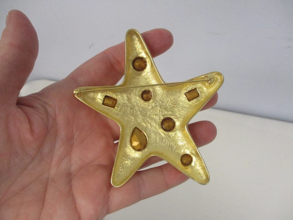 SIGNED JKL KENNETH JAY LANE LARGE GOLDTONE with CRYSTALS STARFISH BROOCH 3 3/4" - Image 3 of 4