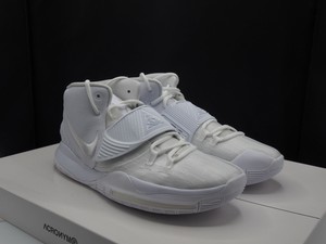 kyrie 6 triple black