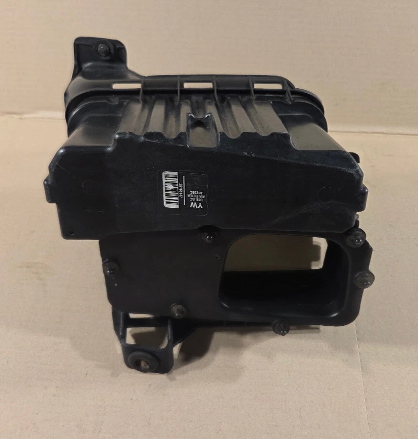 Коробка воздушного фильтра 1996-99 Cadillac STS Seville 25168147 без крышки - Изображение 4 из 4