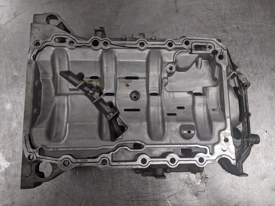 Верхний масляный поддон двигателя для 09–12 Audi A4 Quattro 2.0 06H103603AK - Изображение 3 из 4