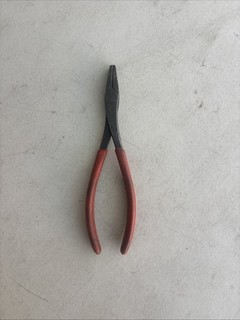 Vintage Snap On 8250 Duckbill Pliers Red Handle Rare U groove on 1 Side