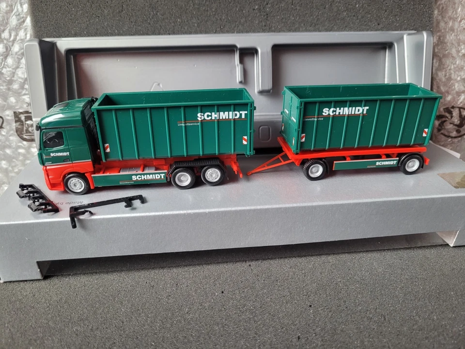 Actros Schmidt Umweltservice Duisburg  = Knettenbrech + Gurdulic  957557 - Bild 2 von 4