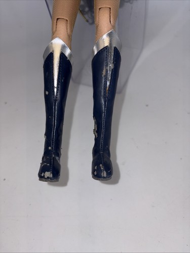 Tonner - Wonder Woman 16” Doll New 52 Small Chest - Picture 11 of 14